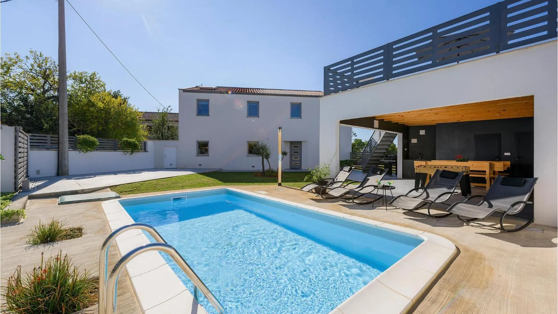 Holiday home 4 Bedroom Lovely Home In Zuzici