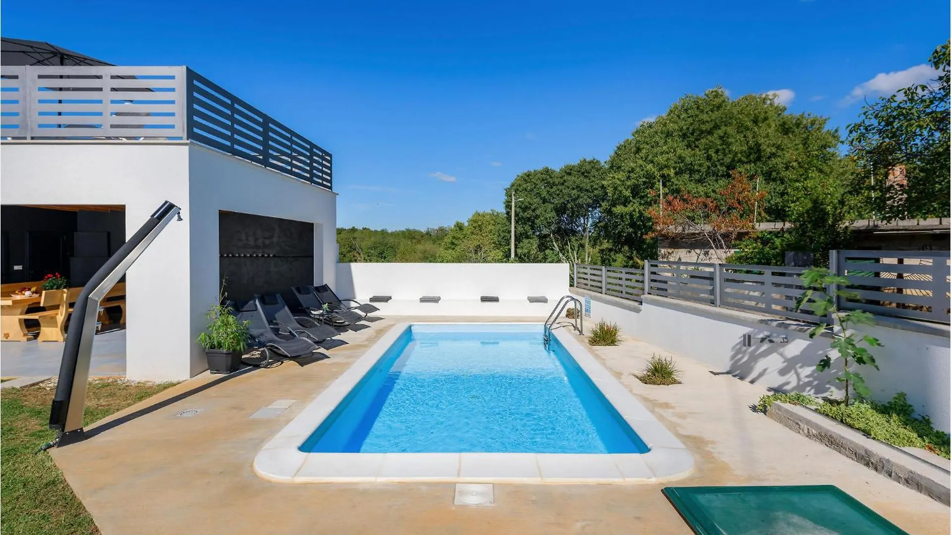 4 Bedroom Lovely Home In Zuzici Croatia