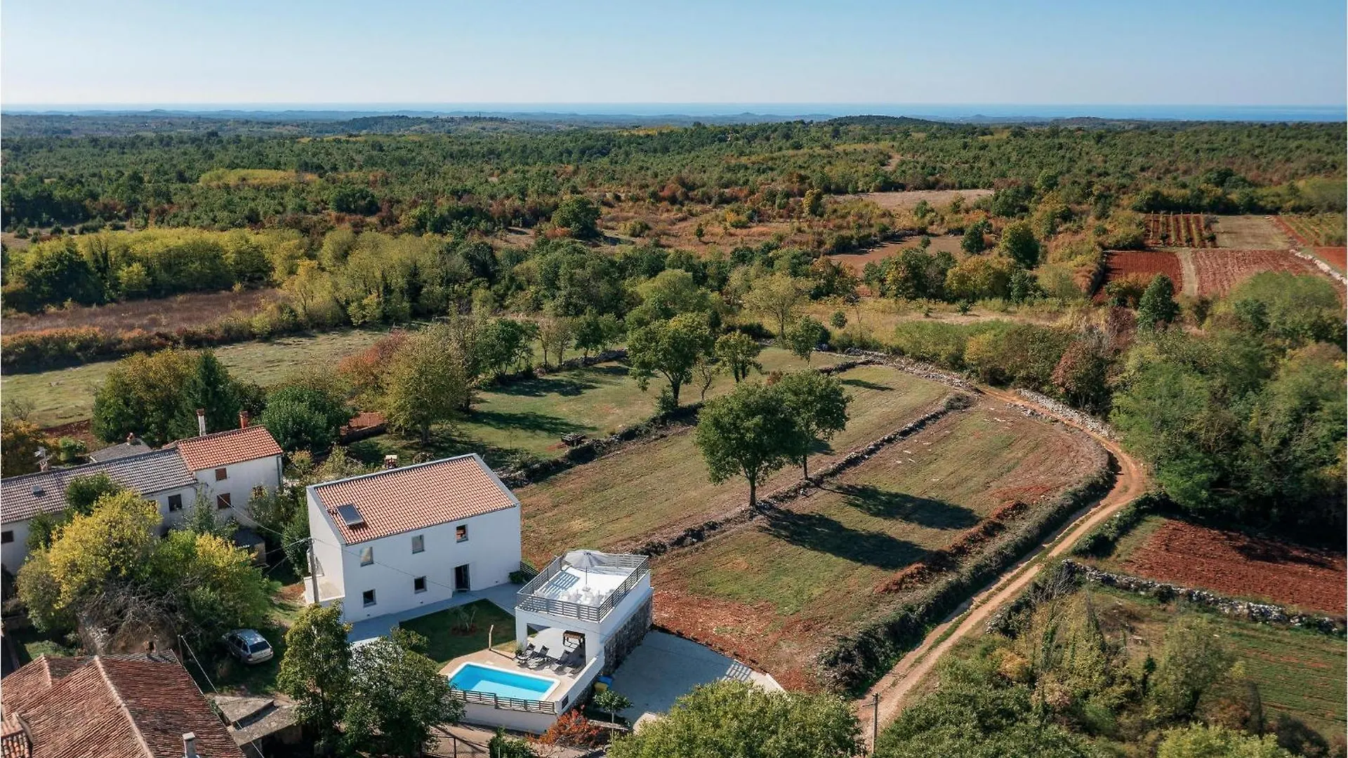 Holiday home 4 Bedroom Lovely Home In Zuzici