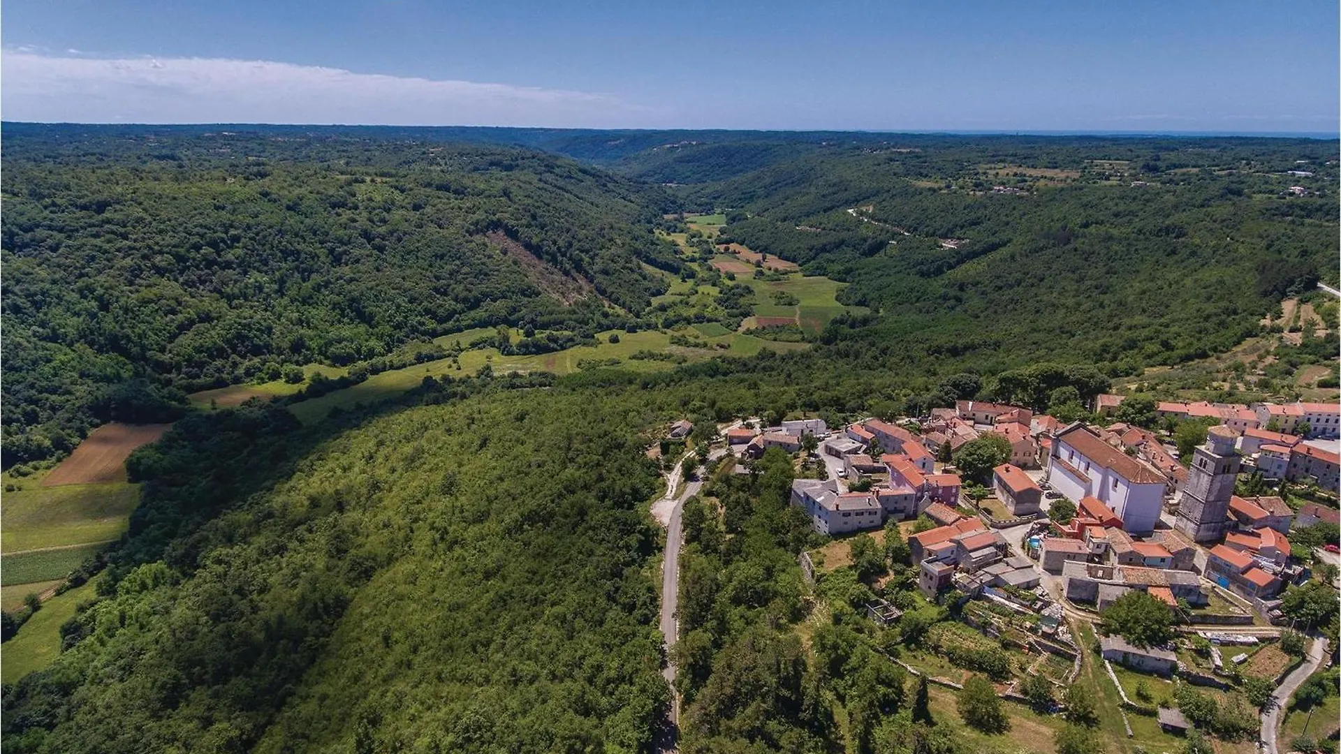4 Bedroom Lovely Home In Zuzici Croatia