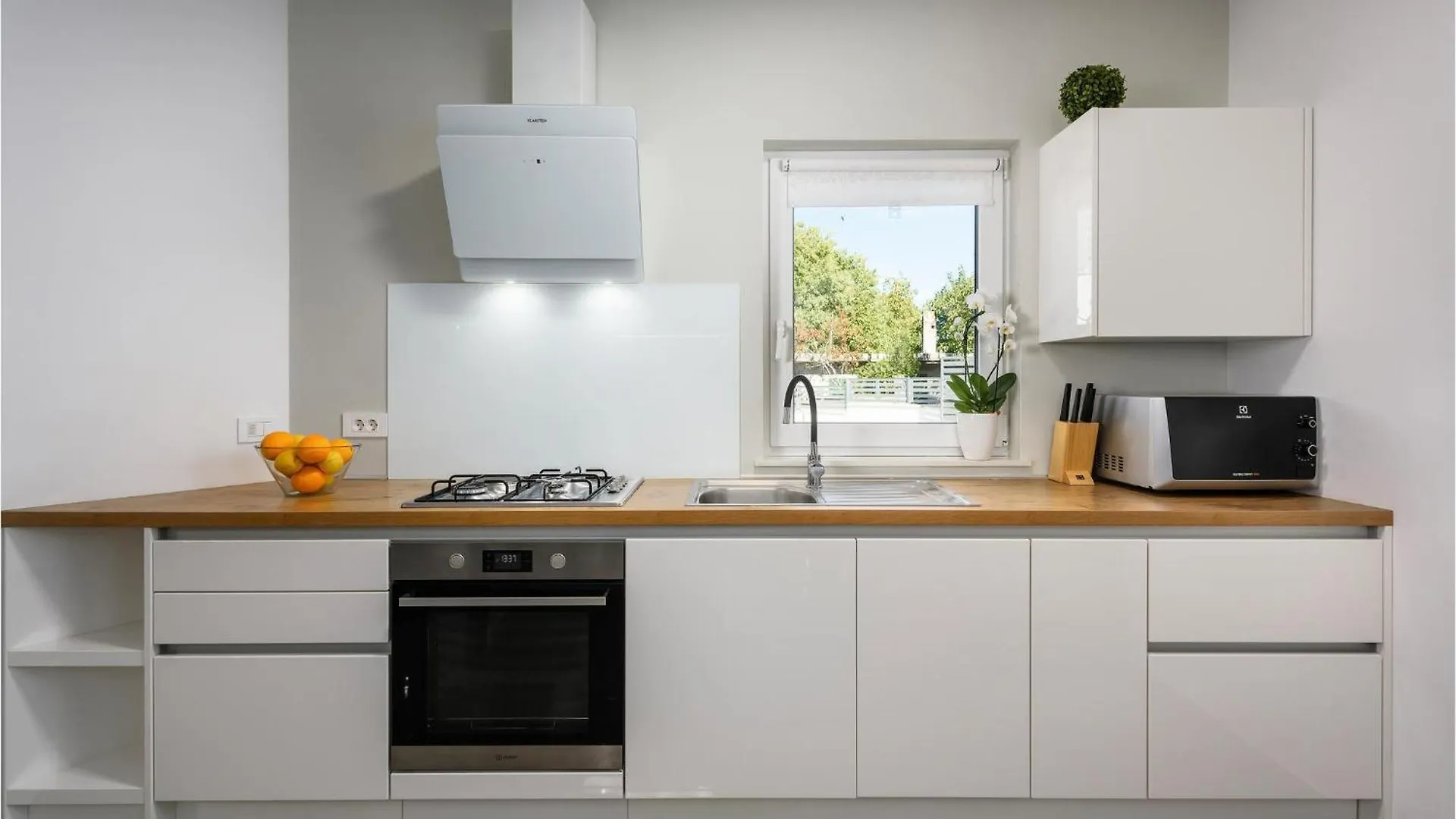 4 Bedroom Lovely Home In Zuzici 0*,  Croatia