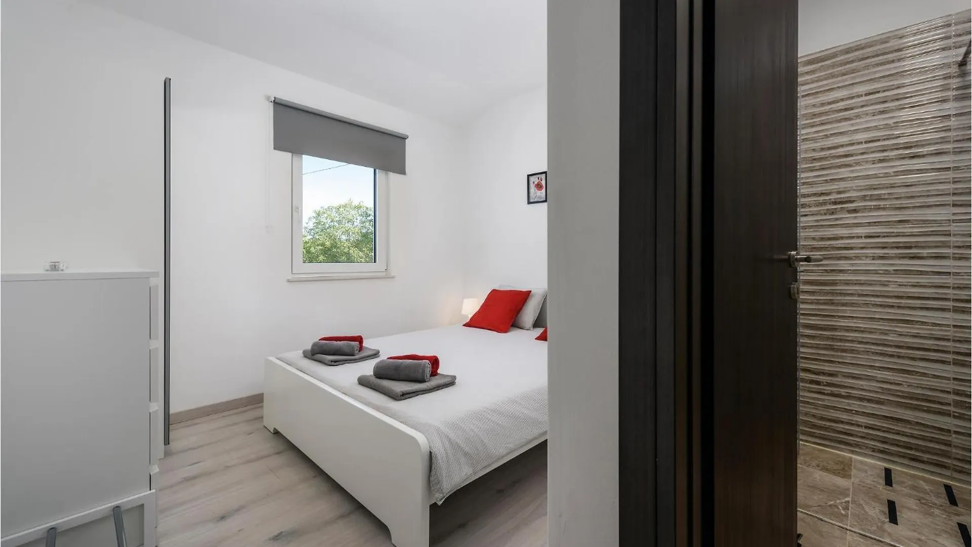 4 Bedroom Lovely Home In Zuzici Holiday home