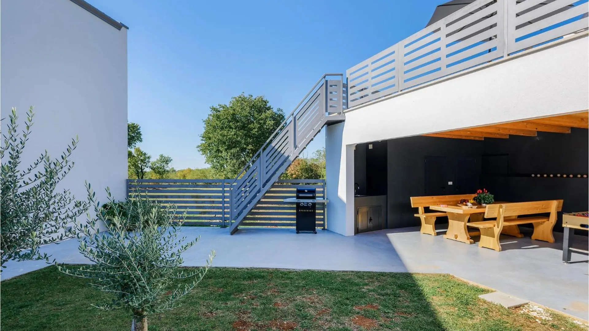 4 Bedroom Lovely Home In Zuzici Holiday home
