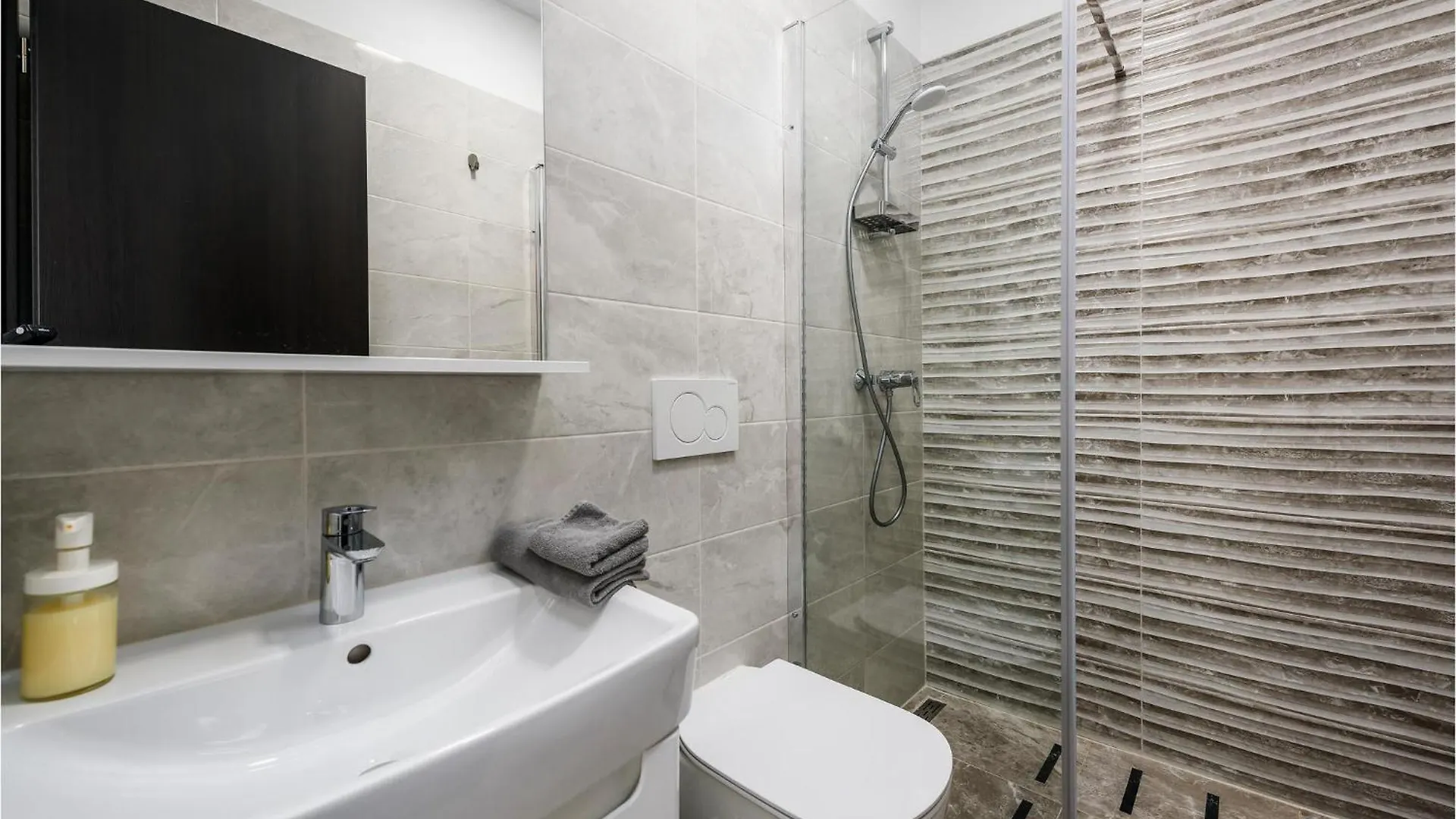 4 Bedroom Lovely Home In Zuzici Holiday home
